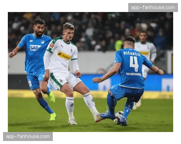 不莱梅3-2险胜美因茨，杜克施补时阶段点球绝杀